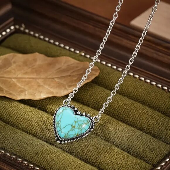 Elegant Turquoise Heart Necklace in Silver - Picture 3 of 5